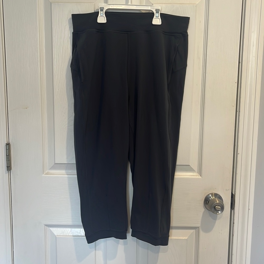Lululemon Dance Studio Crop